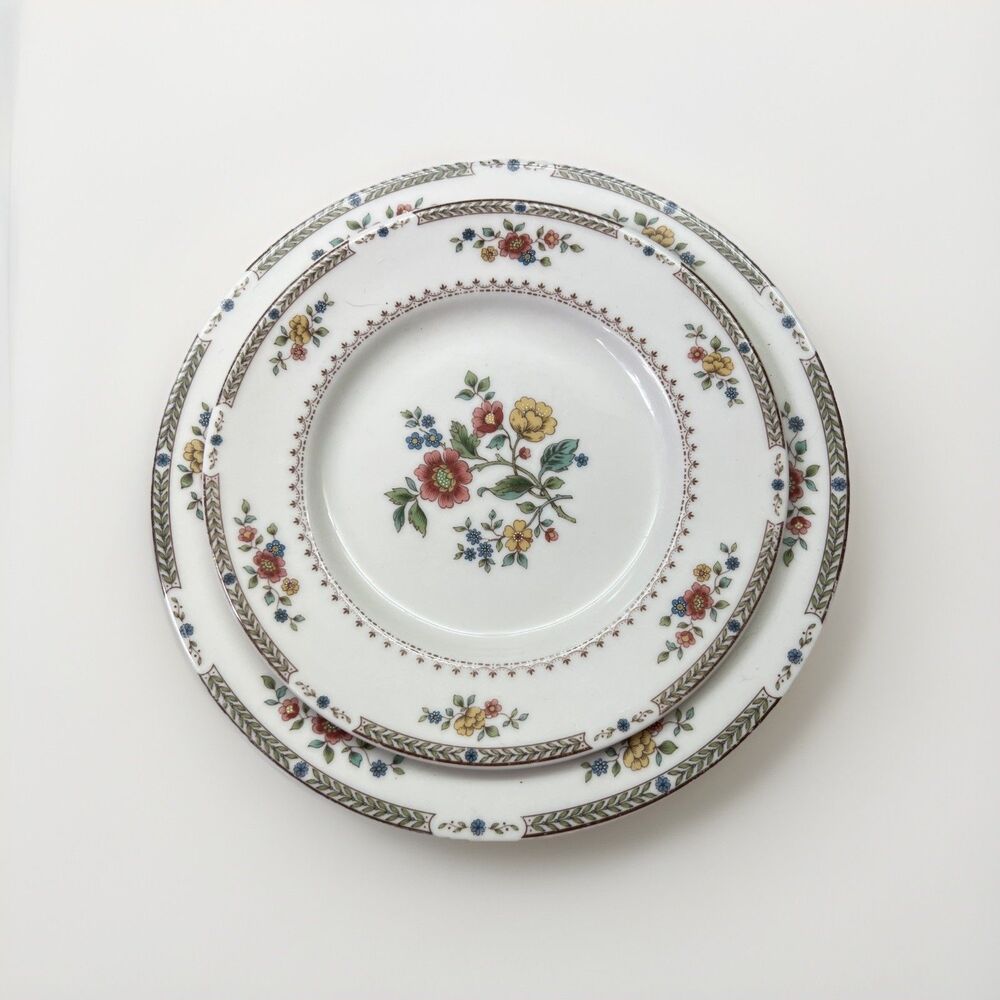 2 Vintage 1976 Royal Doulton Kingswood Porcelain Plates 6.5” Bread And 8” Salad